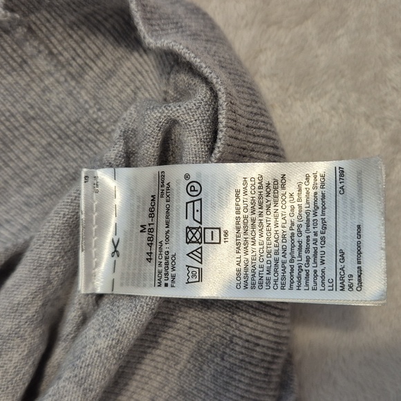 Gap merino wool grey sweater M - Picture 2 of 2